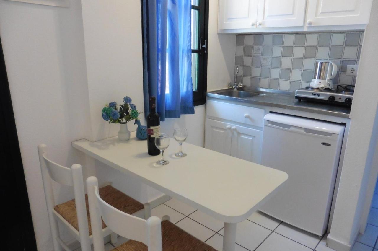 Julies Apartments Kokkini Hani Екстериор снимка