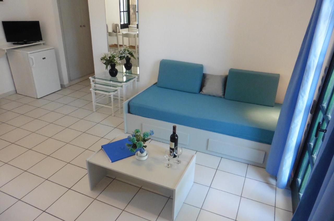 Julies Apartments Kokkini Hani Екстериор снимка