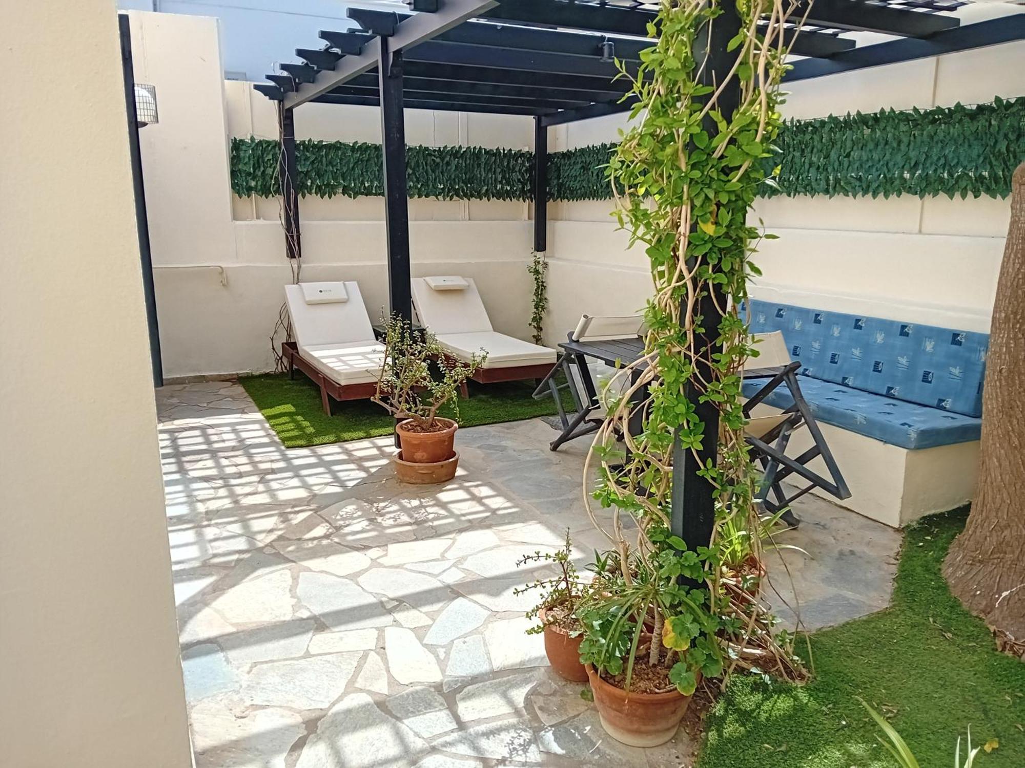 Julies Apartments Kokkini Hani Екстериор снимка
