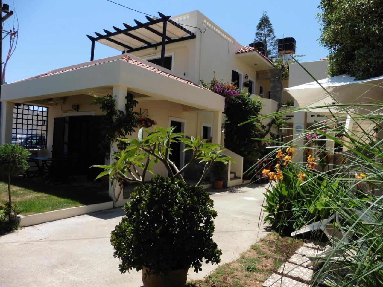 Julies Apartments Kokkini Hani Екстериор снимка